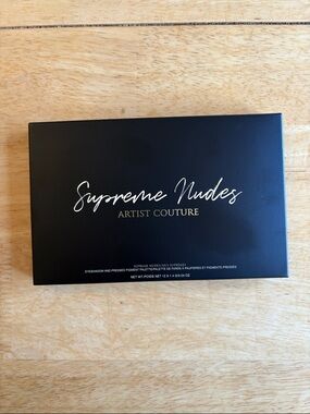 Artist Couture Supreme Nudes Eyeshadow Palette - NIB